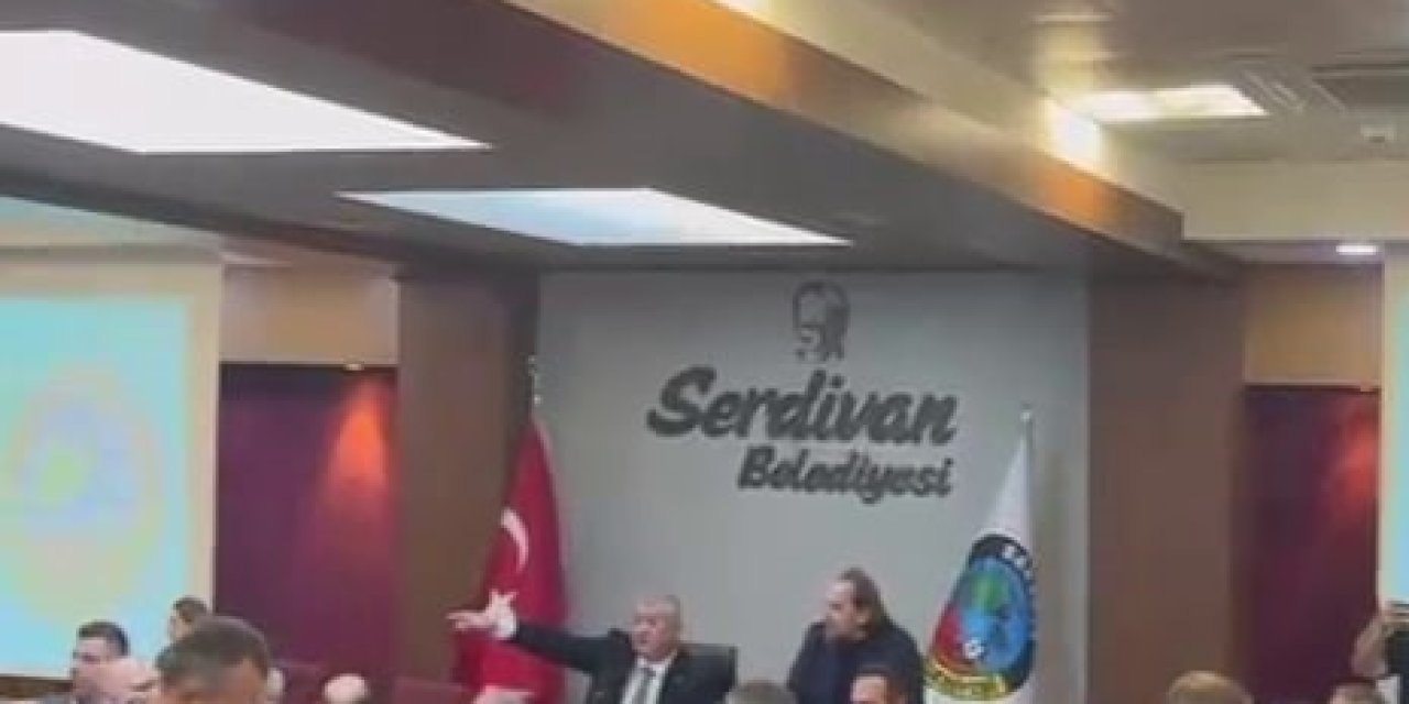 Üniversitelilerin İzlediği Meclis Toplantısında Arbede