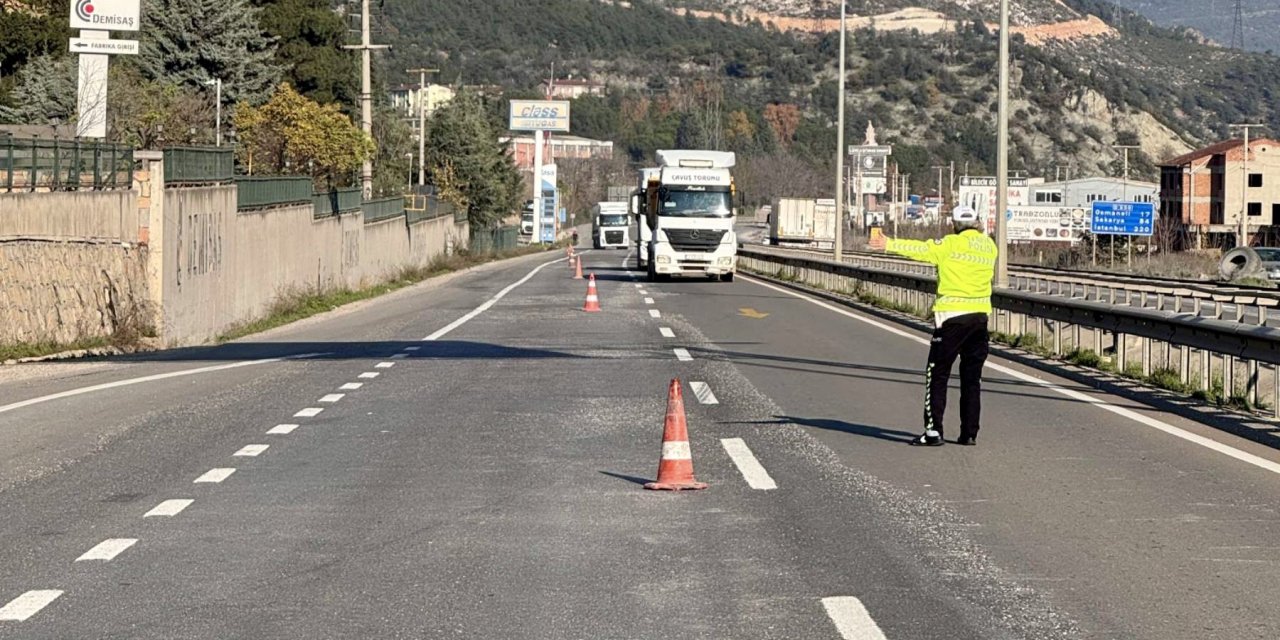 Trafik ekiplerinden kış lastiği denetimi!