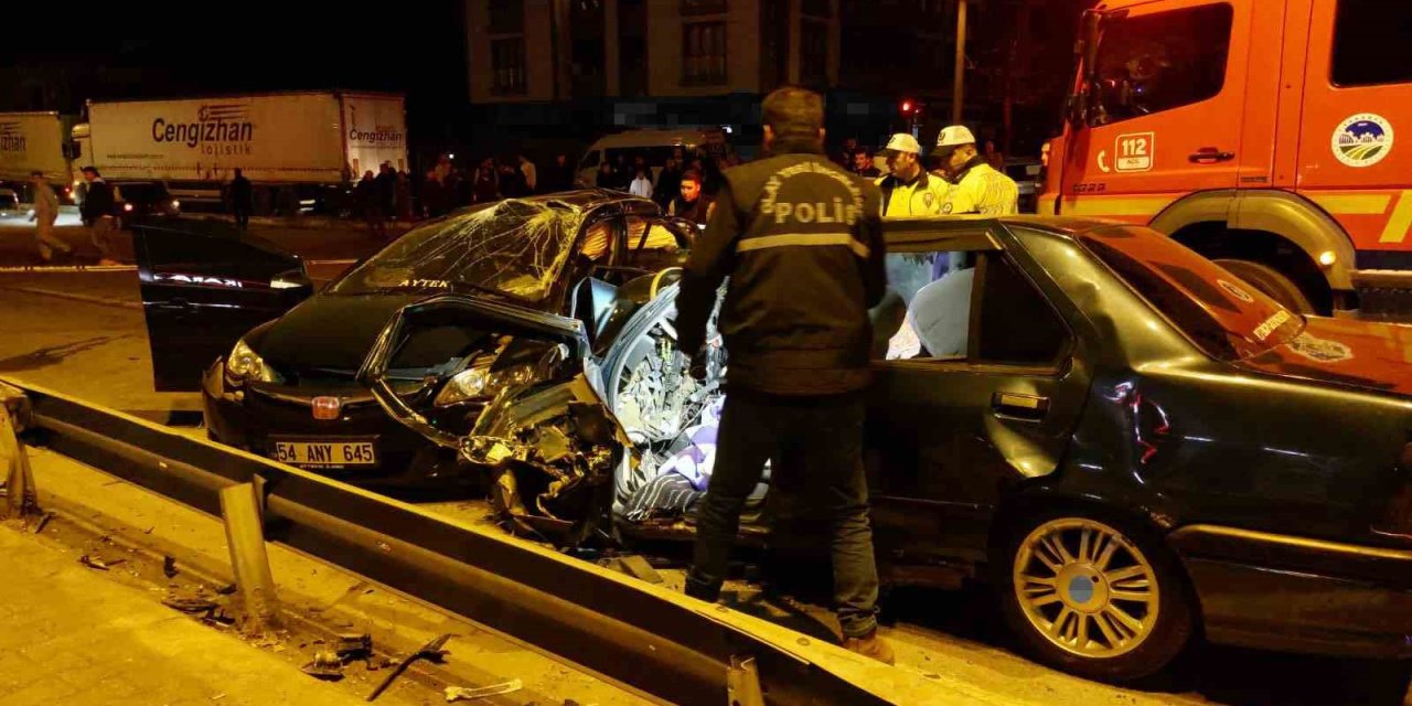 İki Otomobil Çarpıştı: 1 Ölü, 3 Yaralı