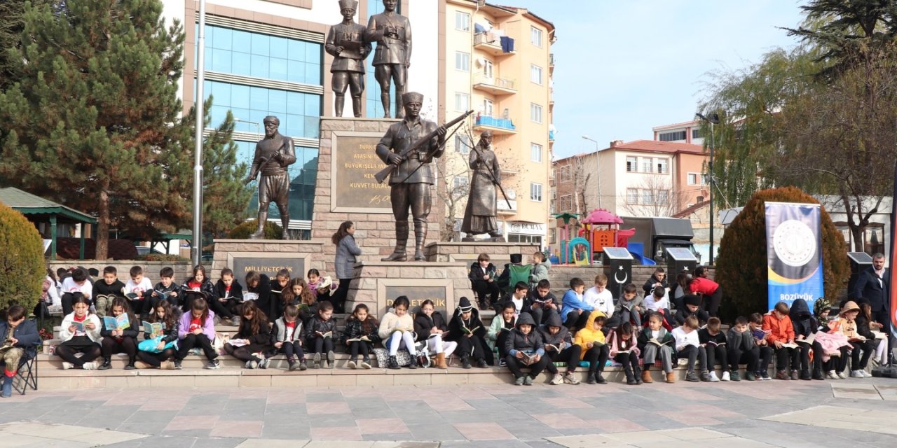 Bozüyük'te Kitap Okuma Etkinliği