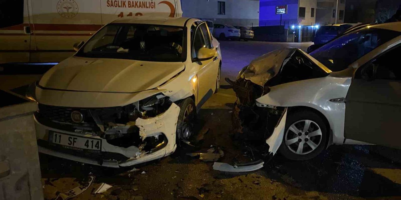 Hız İhlali Feci Kazaya Yol Açtı: 2’si Ağır 4 Yaralı