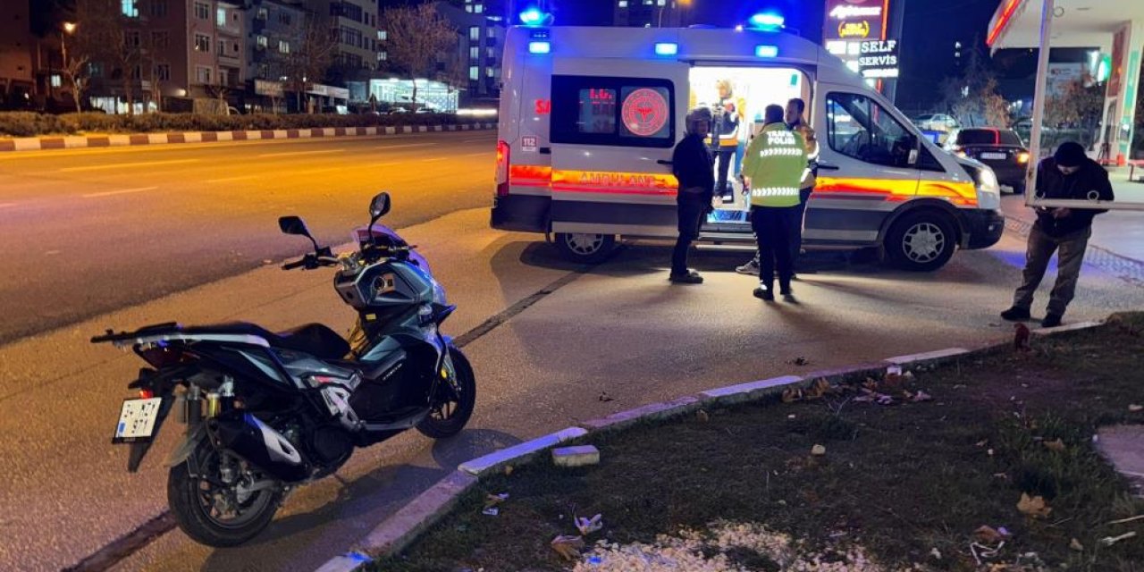 Motorlu bisiklet ile otomobil çarpıştı