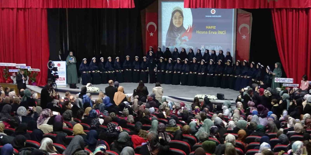 Tavşanlı’da 36 Kız Hafız İçin Görkemli İcazet Töreni
