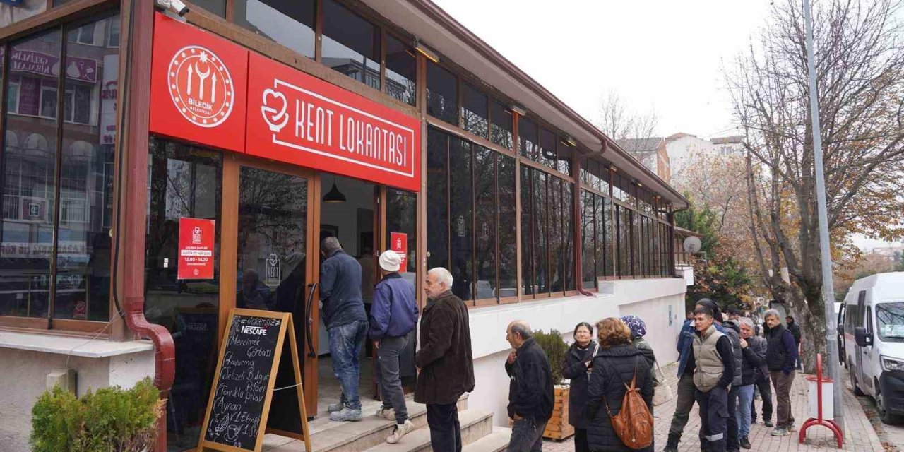 Şehit İlhan Ongan’ın Anısına Binlerce Kişiye Ücretsiz Yemek Dağıtıldı