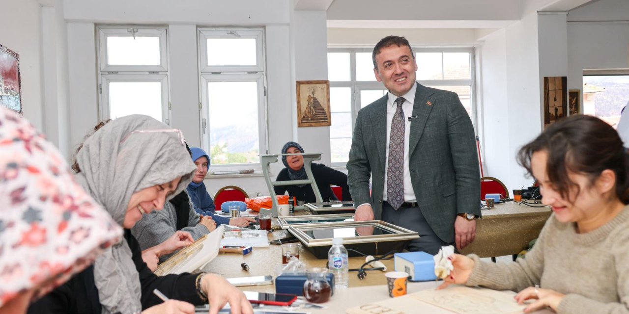 Vali Sözer, Osmaneli Halk Eğitim Merkezini Ziyaret Etti