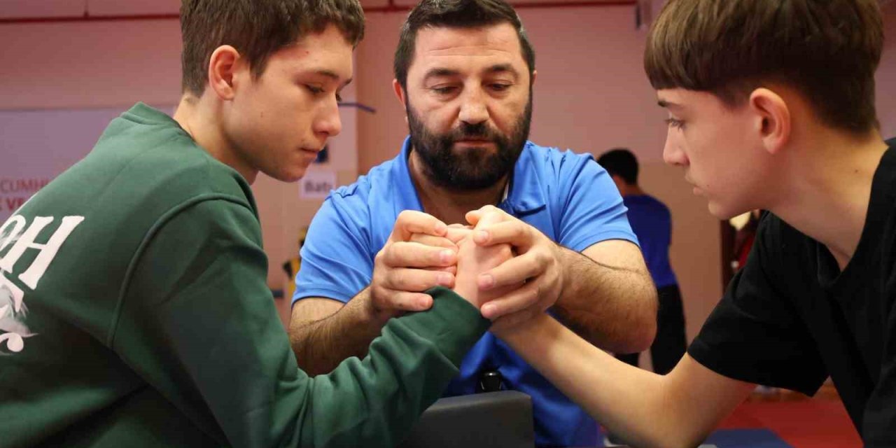 Bilek Güreşi Gençler İl Birinciliği Tamamlandı