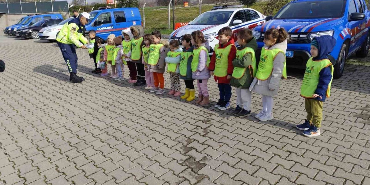 Öğrencilere Temel Trafik Eğitimi Verildi