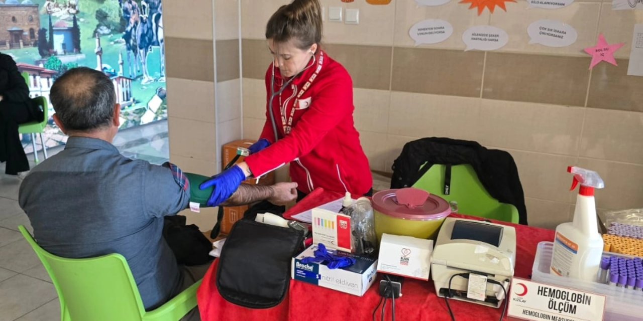 Velilerden Kızılay'a Kan Bağışı