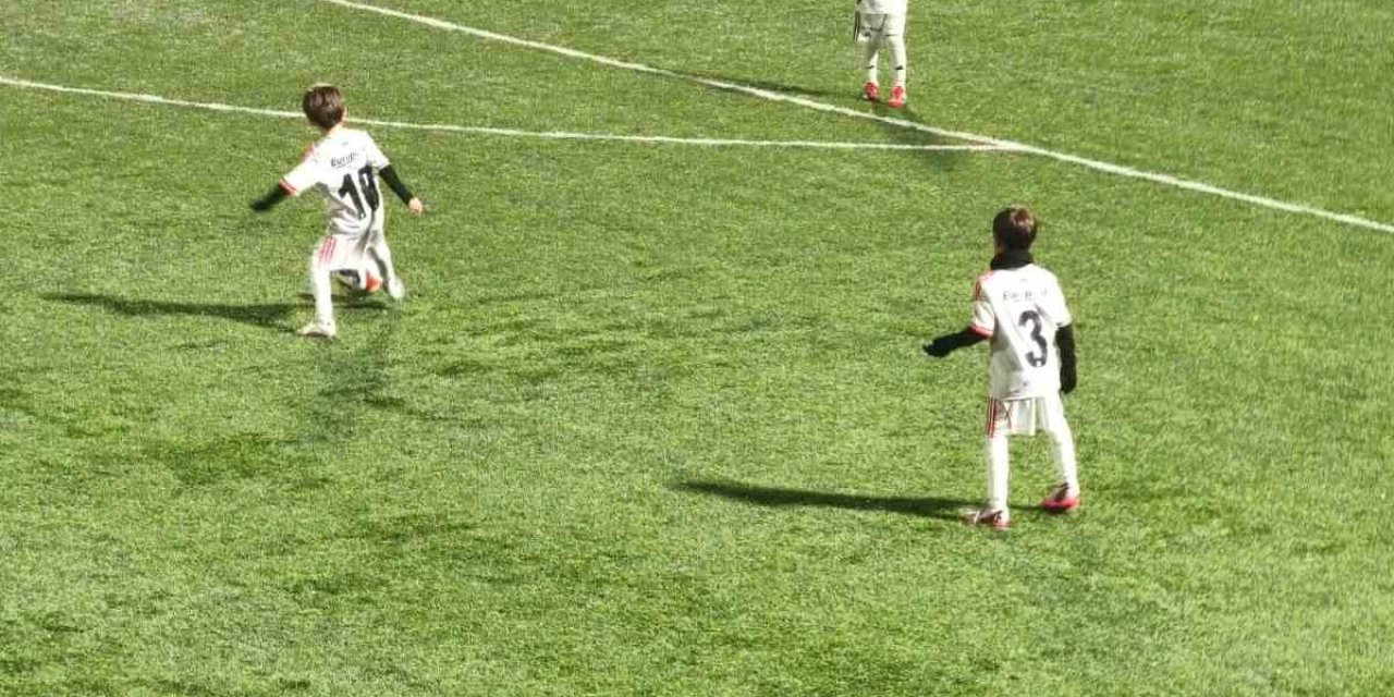 Bilecikli Minik Yetenek Ömer Ergen, Beşiktaş Altyapısına Seçildi