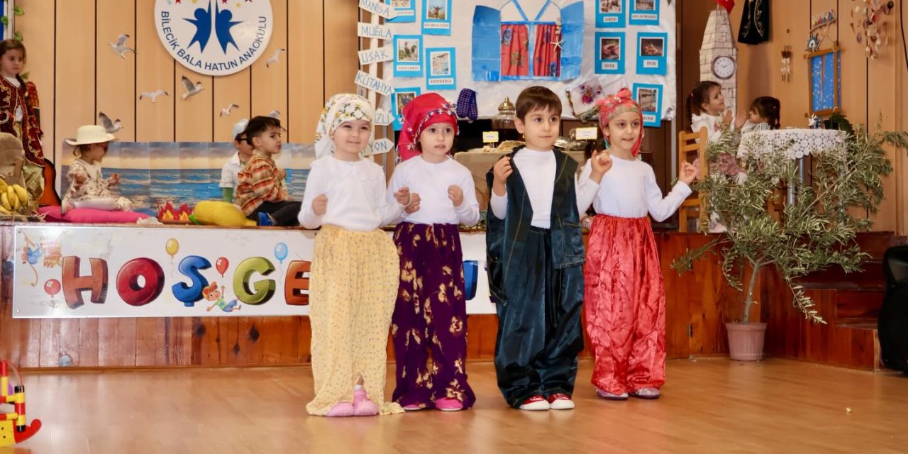 Minik Öğrencilerden “7 Bölge Türkiye” Etkinliği