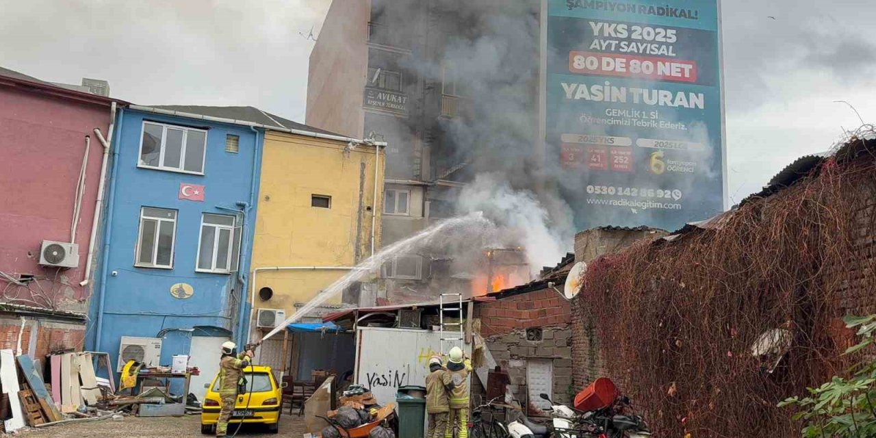 Pide İmalathanesinde Yangın Paniği