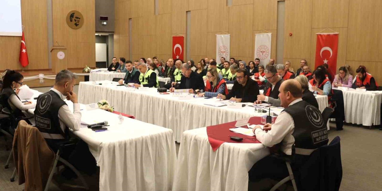 Hastanede Gerçeğini Aratmayan Deprem Ve Yangın Tatbikatı