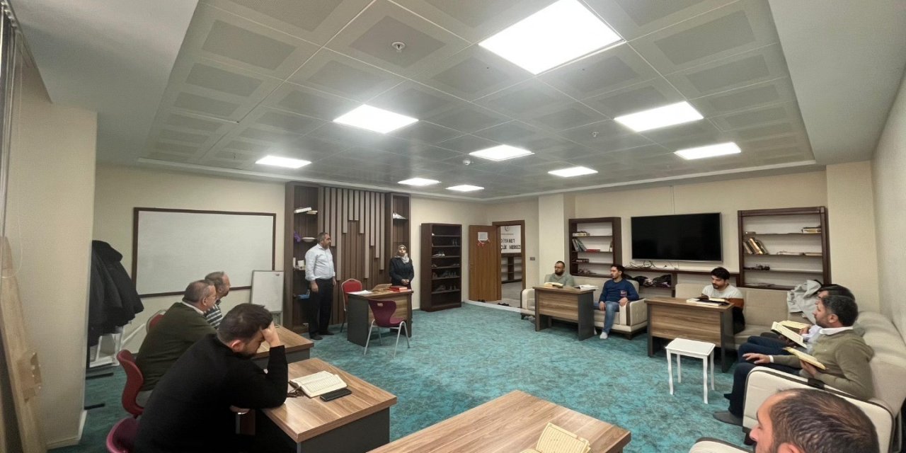 İl Müftülüğü’nde Hizmet İçi Eğitim Kursları Sürüyor