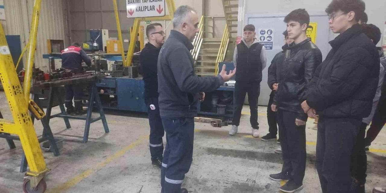 Lise Öğrencilerden Yerli Üretime Teknoloji Odaklı Ziyaret