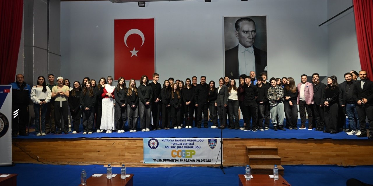 Parlayan Yıldızlar Sahne Aldı