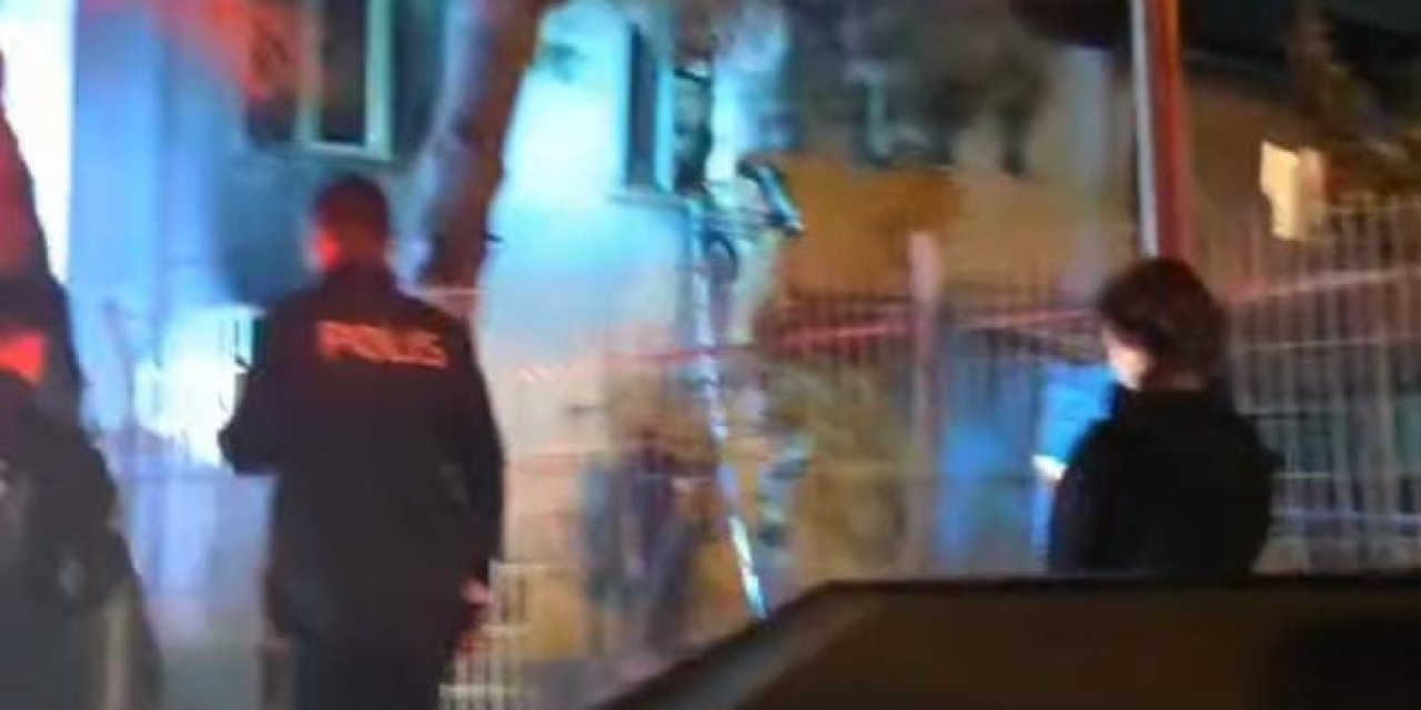 Korkutan Yangın: İtfaiye Ekipleri Camı Kırıp İçeri Girdi