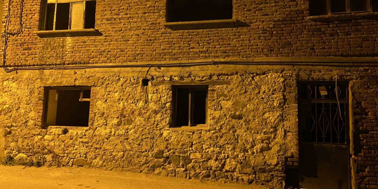 Yaşlı Adam Evinde Ölü Bulundu