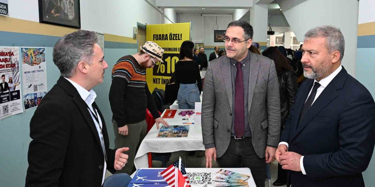 Anadolu Üniversitesi Turizm Fakültesi 7. Kariyer Günü Gerçekleştirildi