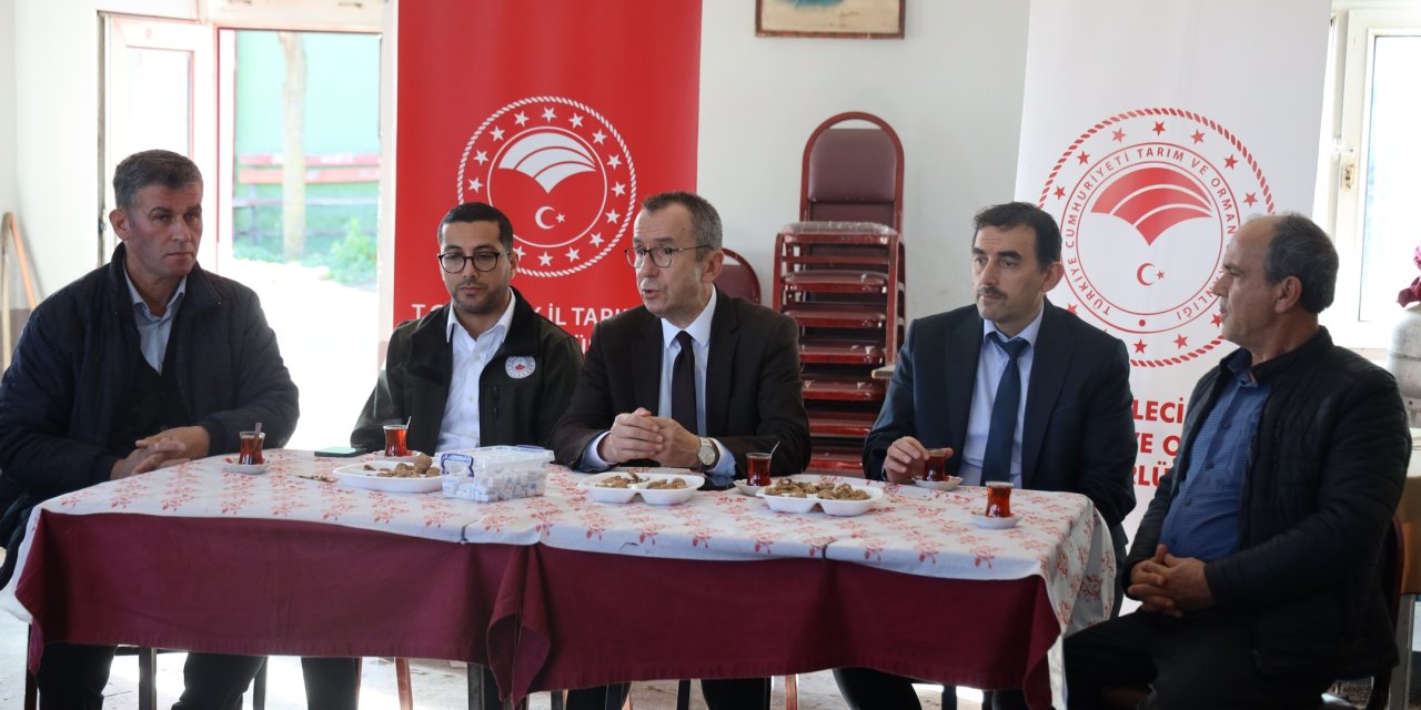 Müdür Ayvalık Üreticilerle Bir Araya Geldi