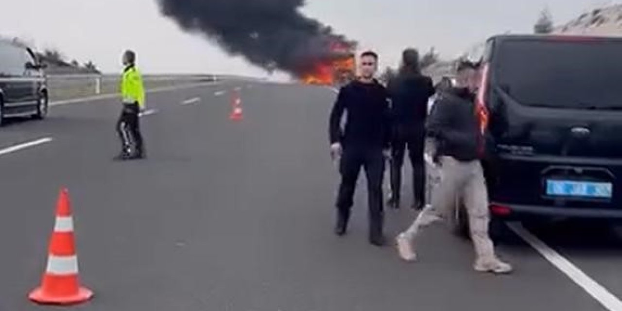 Seyir Halindeki Yolcu Otobüsü Alev Alev Yandı