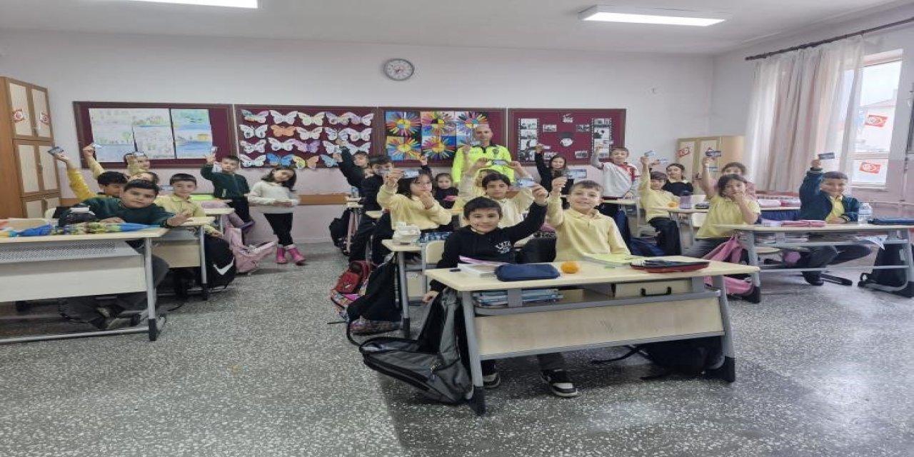 Öğrencilere Trafik Güvenliği Eğitimi Verildi