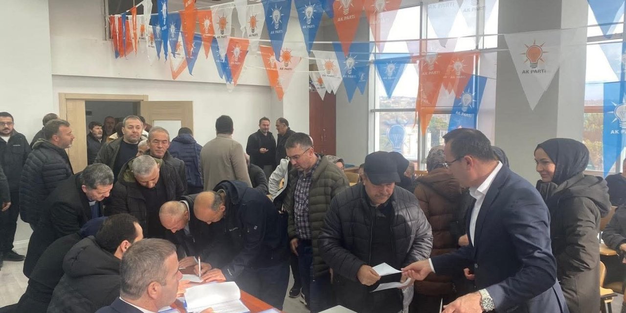 Ak Parti’de Yeni İlçe Başkanı İçin Temayül Yoklaması Yapıldı