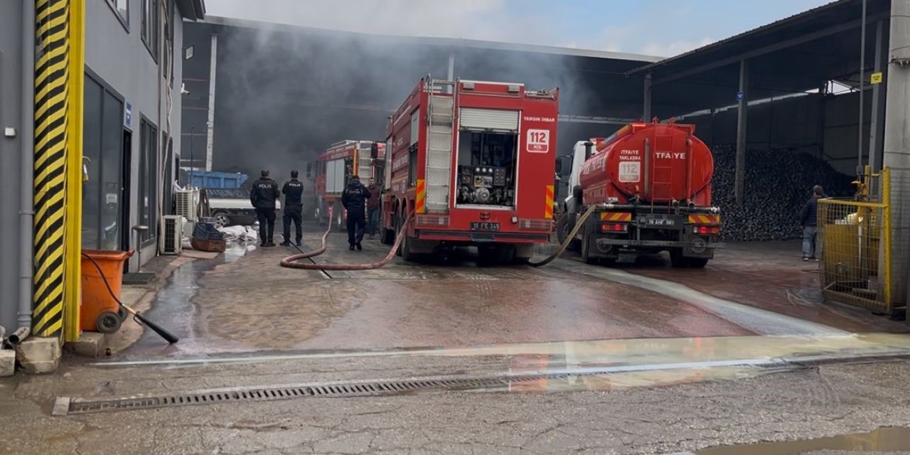 Geri Dönüşüm Fabrikasında Yangın Paniği!