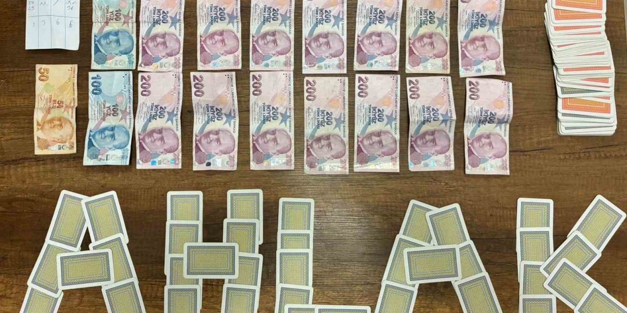 Kumar Oynandığı Tespit Edilen 3 İş Yerine Baskın