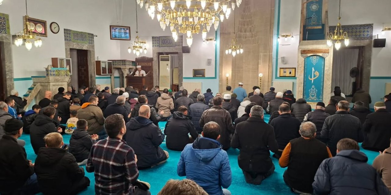 Bozüyük’te Regaip Kandili Dualarla İdrak Edildi