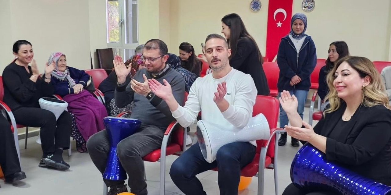 Huzurevine Anlamlı Ziyaret