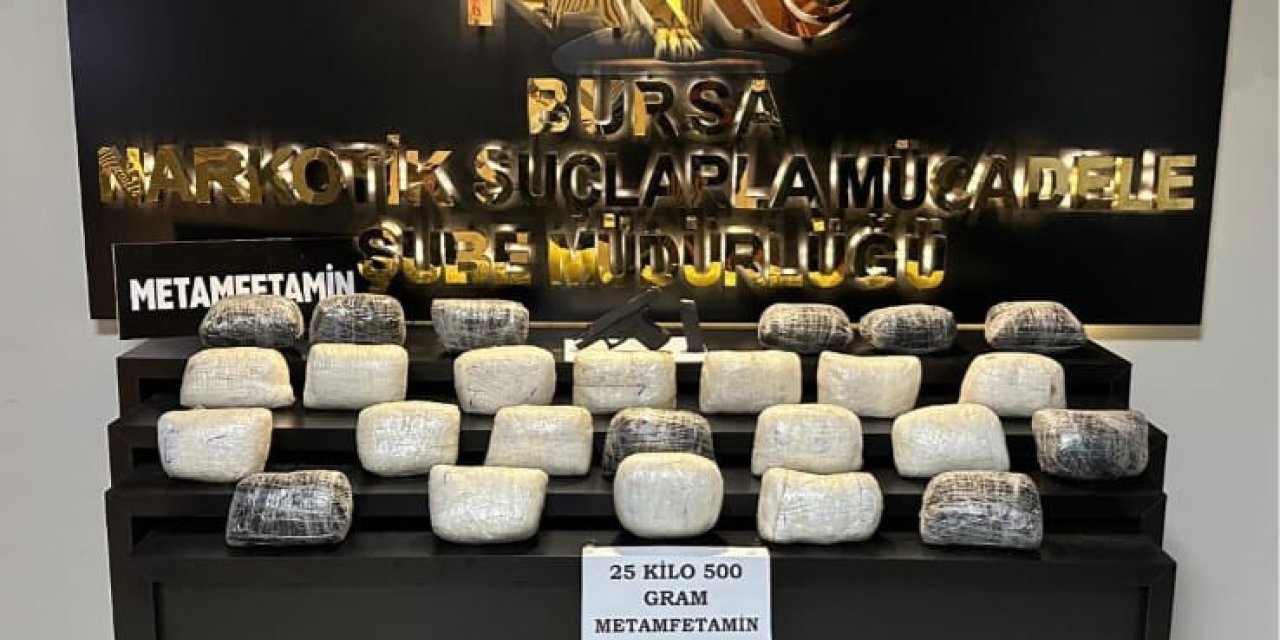 25 Buçuk Kilo Metamfetamin Ele Geçirildi