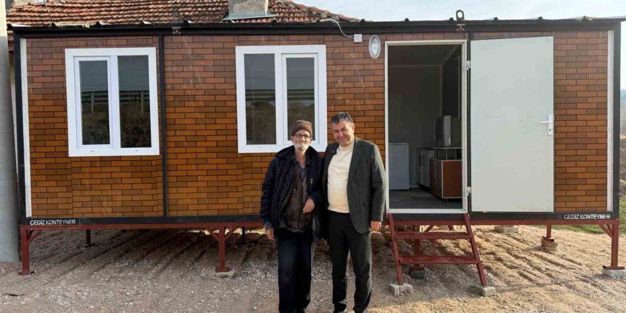 Yalnız Yaşayan Yaşlı Adam İçin Yardım Dayanışması