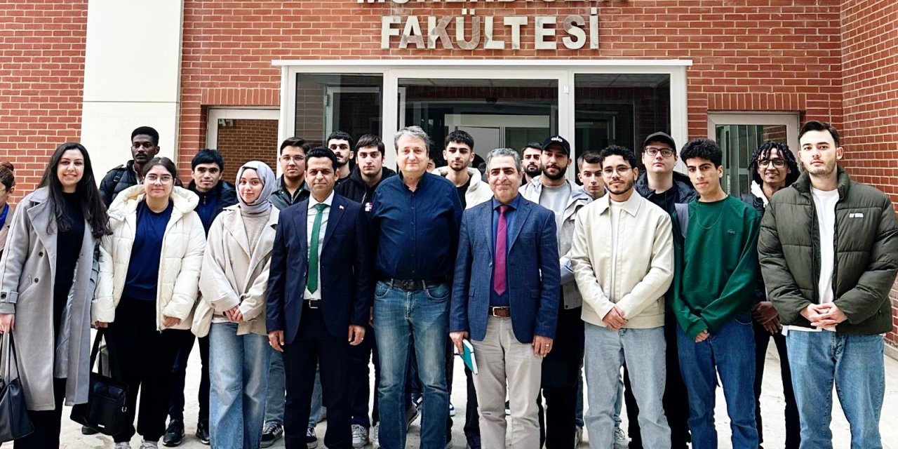 BŞEÜ'de “Su Yapıları” Sunumu Gerçekleştirdi