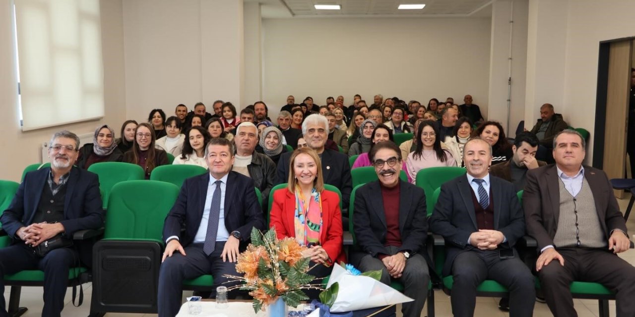 Öğretmenlere Yönelik ‘Lider Öğretmen’ Semineri Düzenlendi