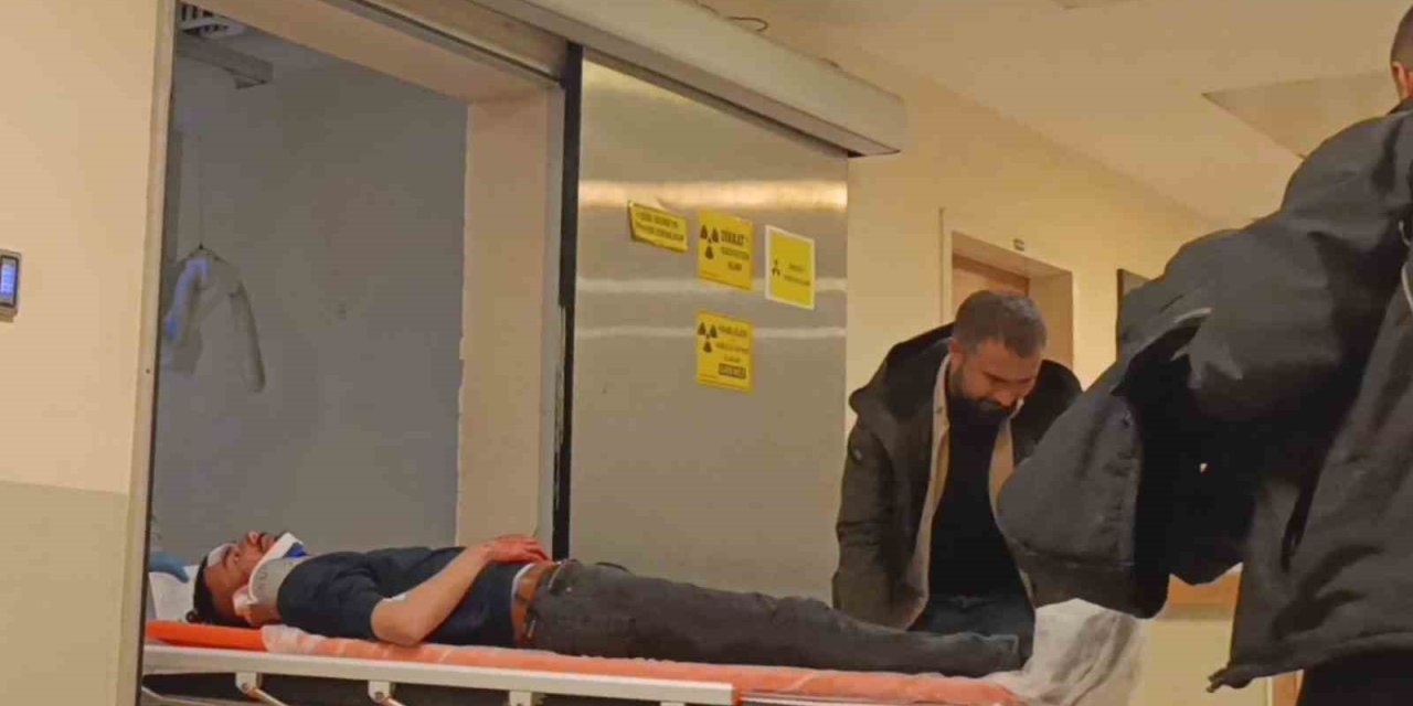 Tarlaya Uçan Otomobil Hurdaya Döndü 1 Kişi Yaralandı