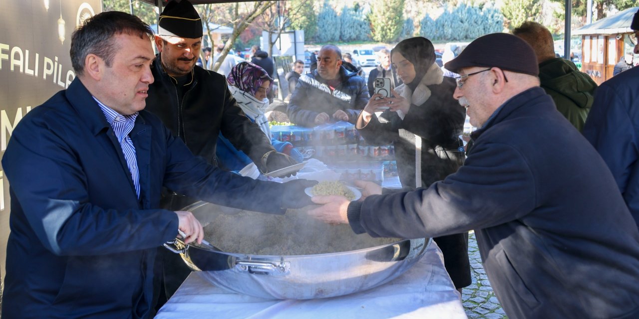 Vali Sözer’den Şifalı Pilav İkramı