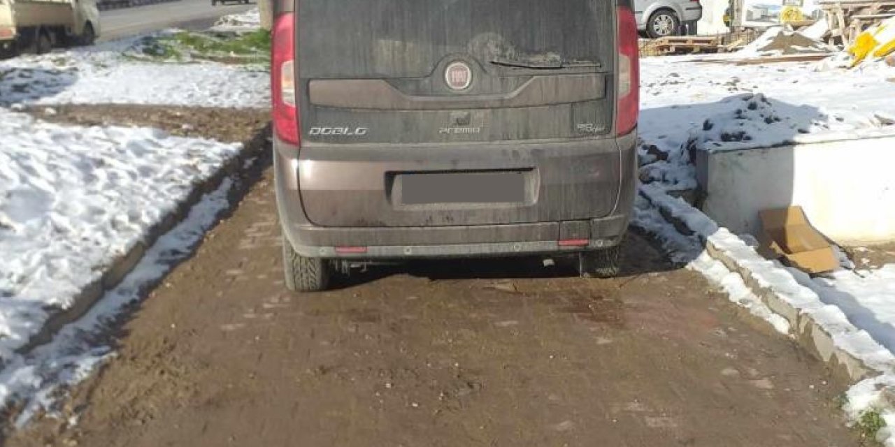 Duyarsız Sürücüye Yayalardan Tepki!