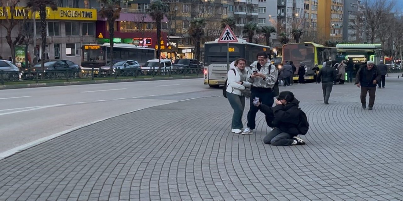 Vatandaşlar Fırtınada Uçmamak İçin Yerlere Böyle Yattılar