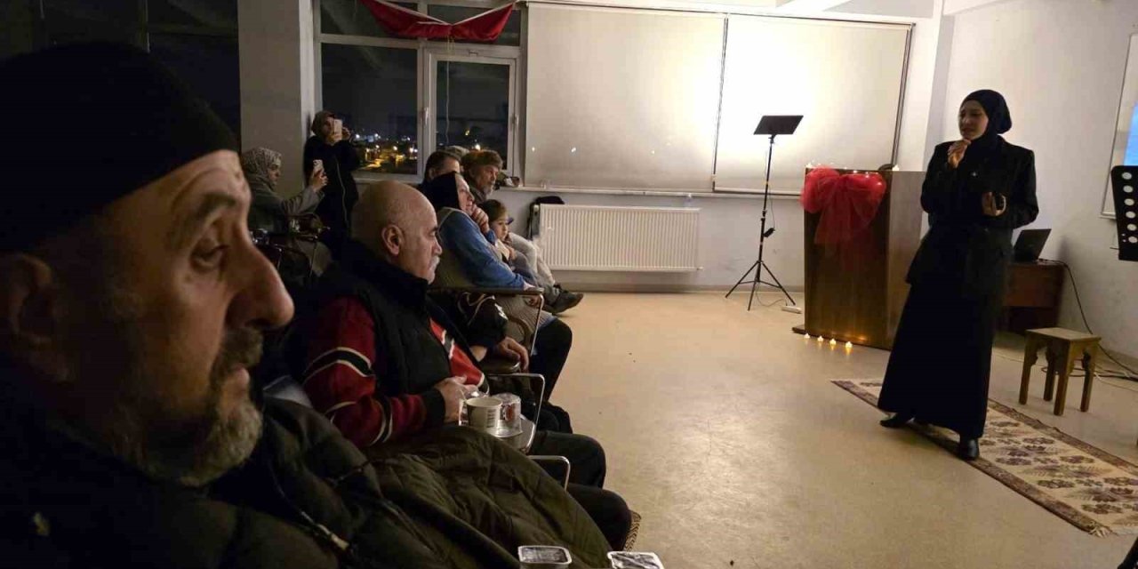 "Türk Gencinin Kalp Atışı" Şiir Gecesi Düzenlendi