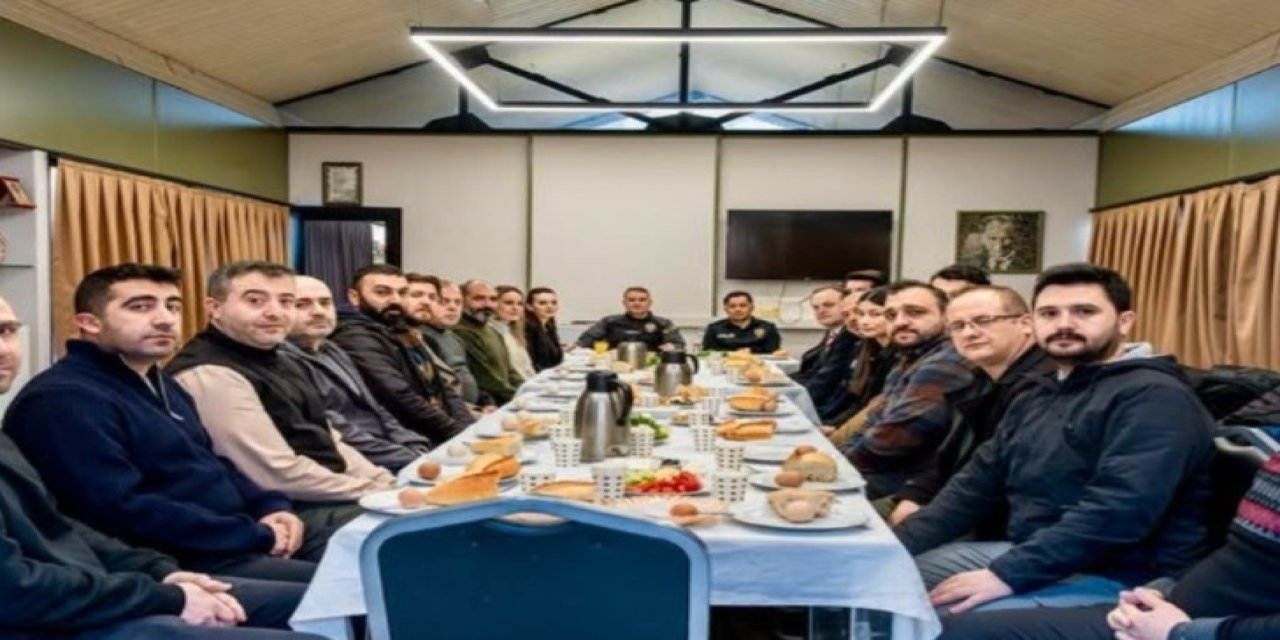 Müdür Şener, Personelle Bir Araya Geldi