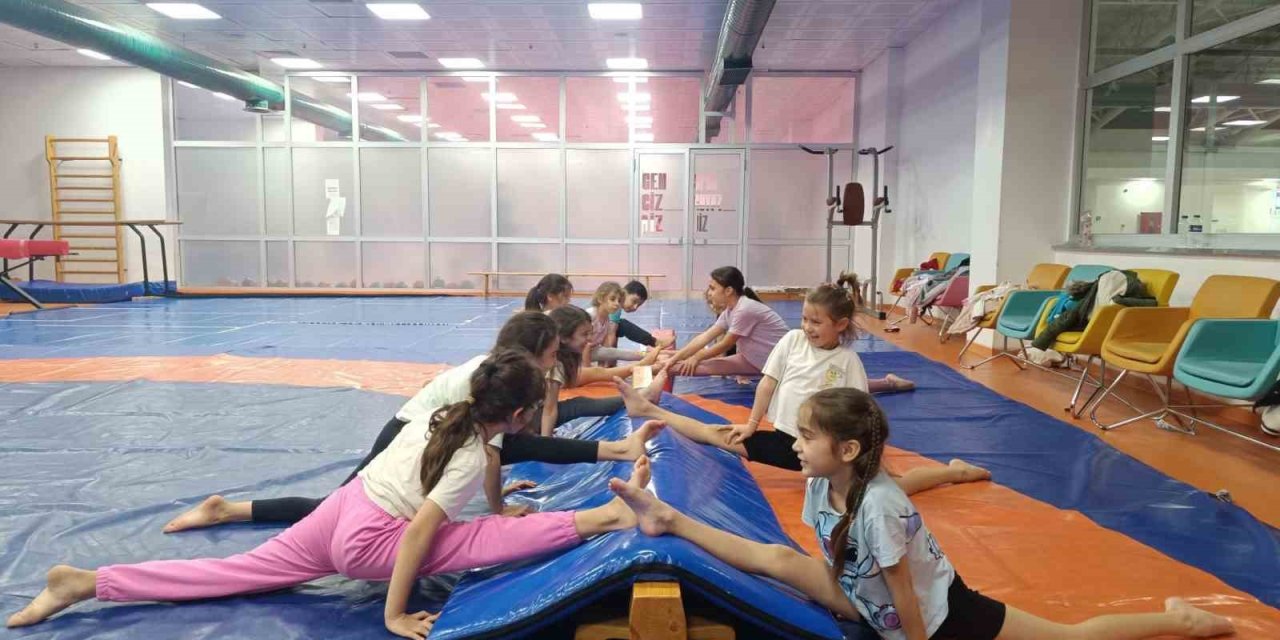 Okul Sporları Kapsamında Cimnastik Antrenmanları Sürüyor