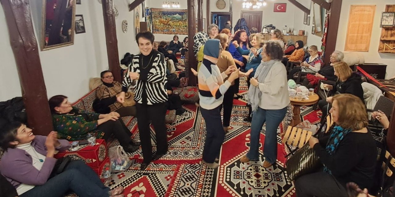 "Örgünü Al Da Gel" Etkinliği Kadınları Bir Araya Getirdi