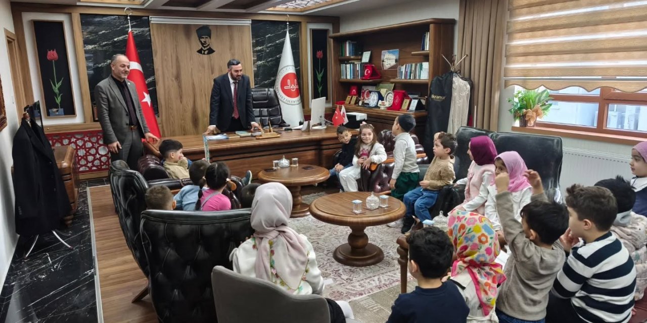 Minik Öğrencilerden Filistin'e Anlamlı Destek