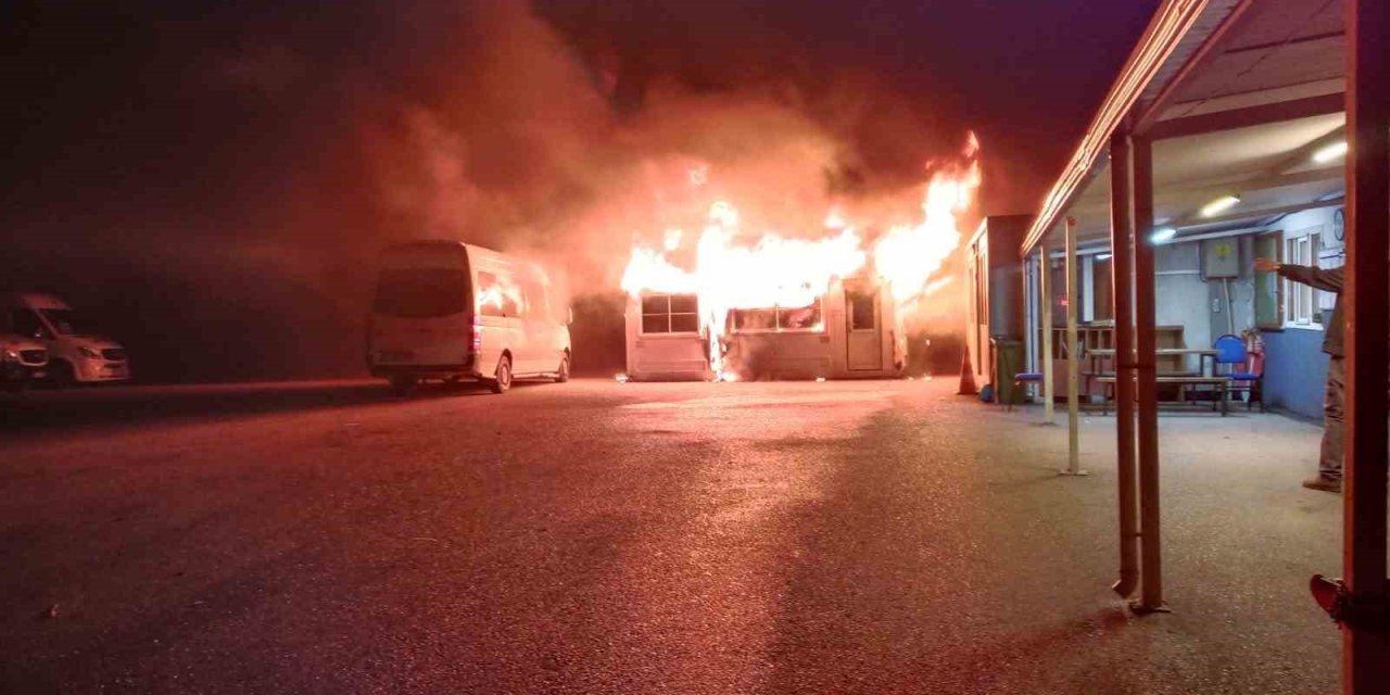 Minibüs Duraklarında Yangın Paniği