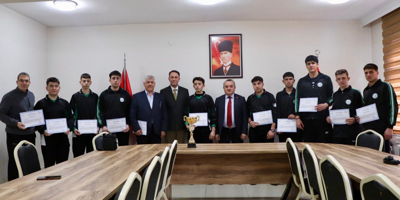 Kaymakam Öztürk, İl Birincilerini Ağırladı