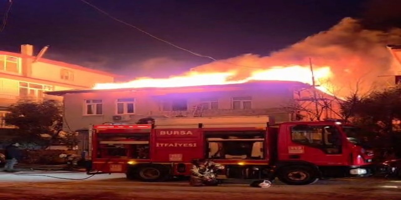 Evin Çatısı Alevlere Teslim Oldu