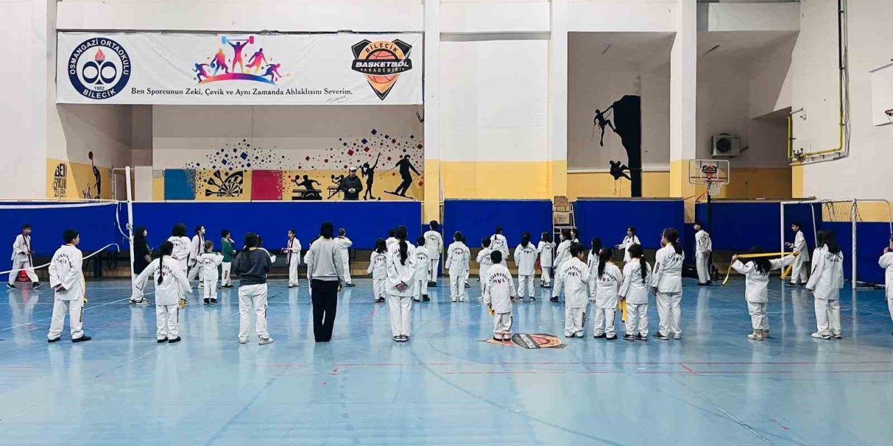 Koruma Altındaki Çocuklara Kuşak Bağlama Sürprizi