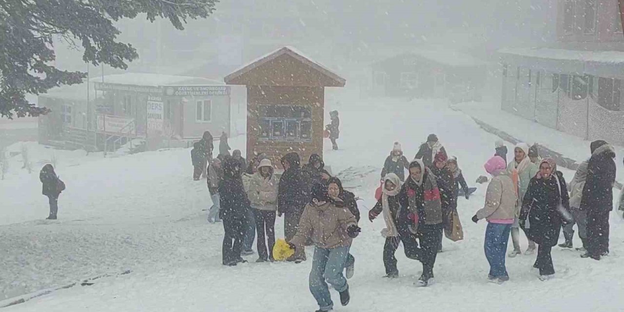 Kar Kalınlığı 60 Santimetreyi Geçti