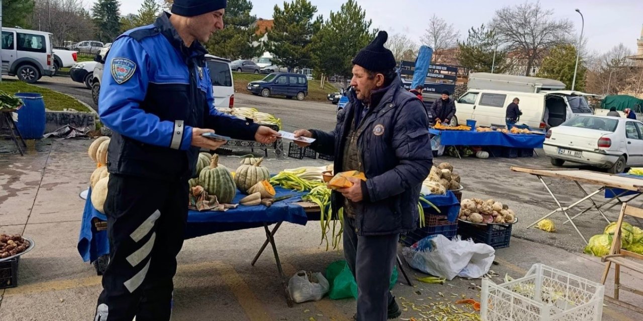 İl Emniyet Müdürlüğü’nden Semt Pazarlarında Bilgilendirme Çalışması