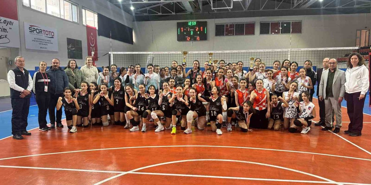 ’Voleybol Küçük Kız Müsabakaları’ Tamamlandı